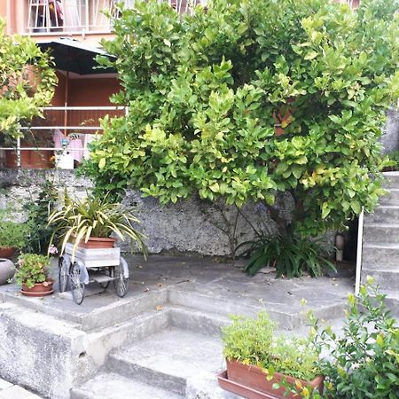Ai Tre Limoni Bed & Breakfast Varazze Bagian luar foto