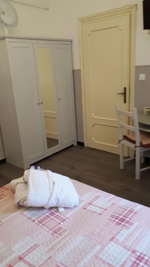 Ai Tre Limoni Bed & Breakfast Varazze Bagian luar foto
